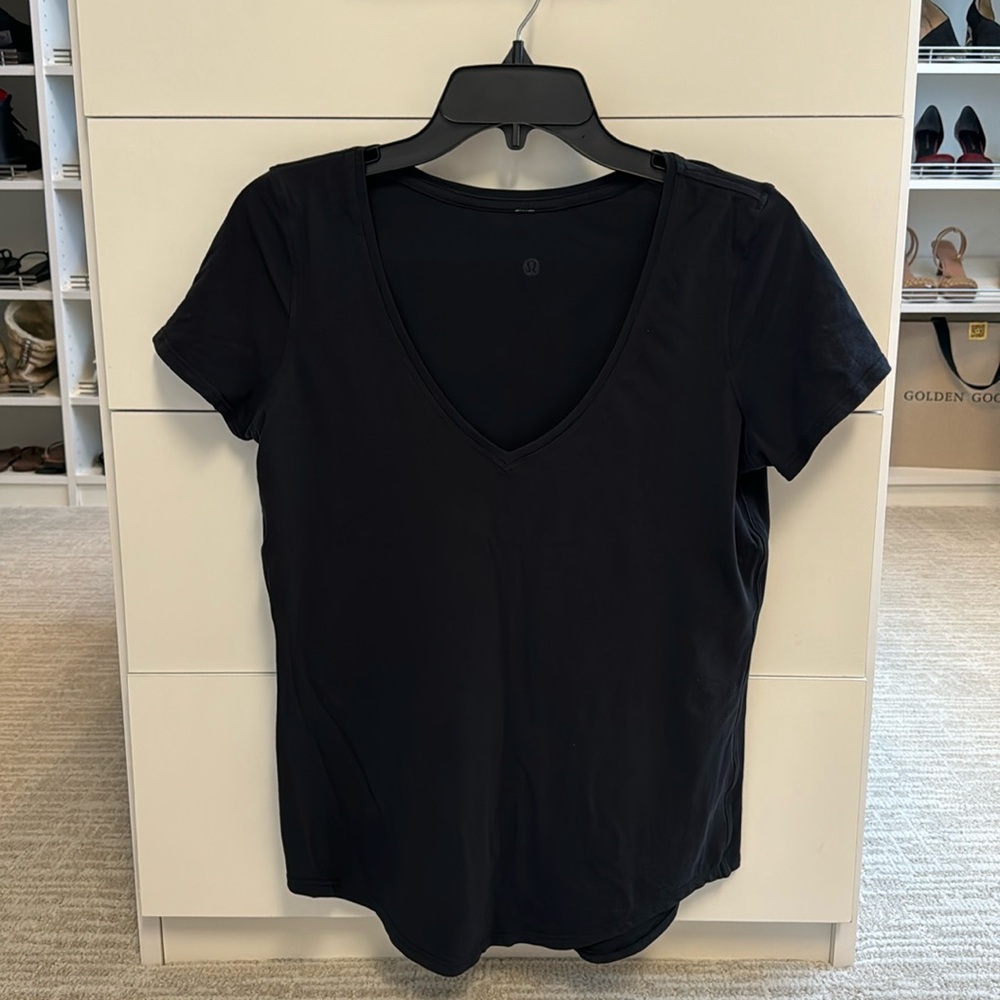 Lululemon Black V neck - loose fit